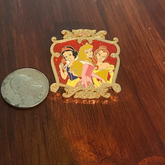 2007 Snow White Sleeping Beauty Belle Princess Disney Parks Pin - Picture 2 of 4